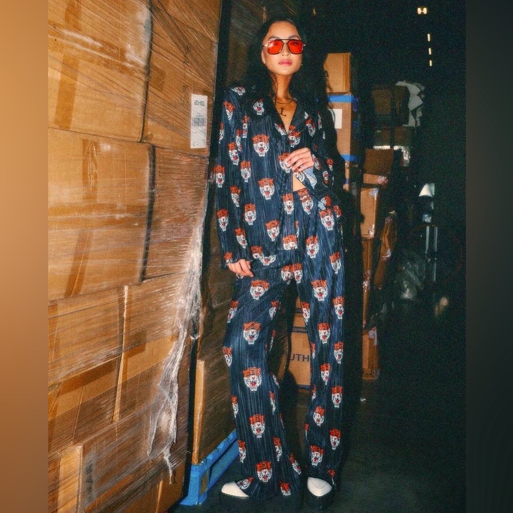 Dressed in LaLa Plissé Pants 🐯